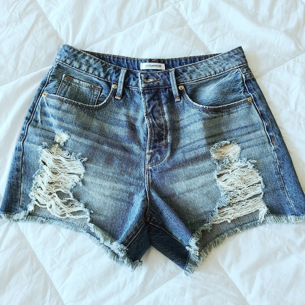 NWT Good American Bombshell Distressed Jean Shorts